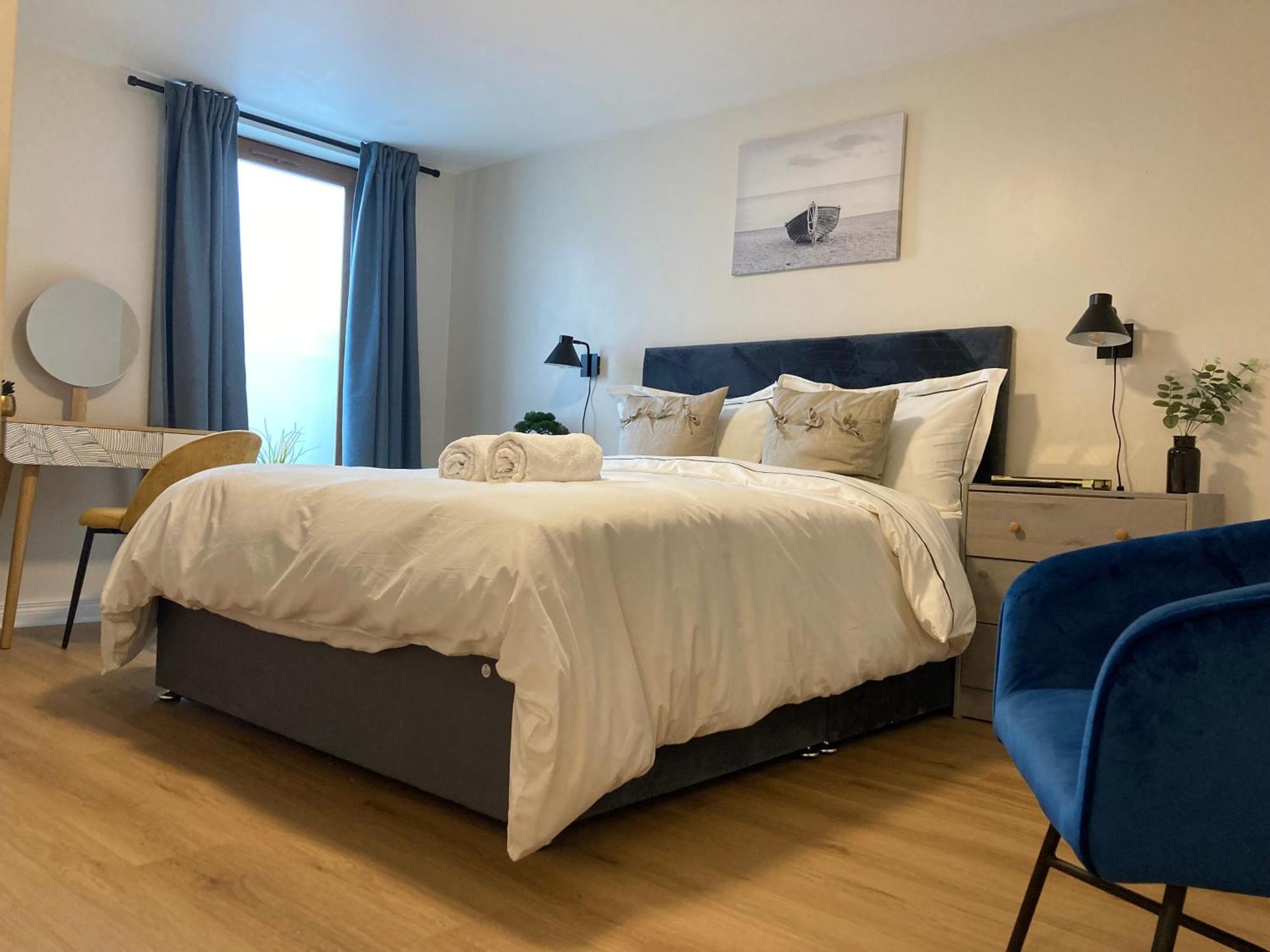 Smart 4K Tvs In All Bedrooms Double Vanity Sink Belfast Exteriér fotografie